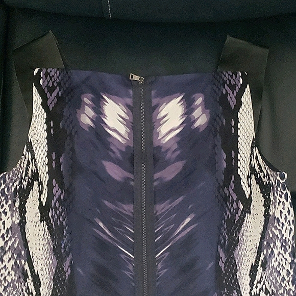 Dress - Picture 5 of 5